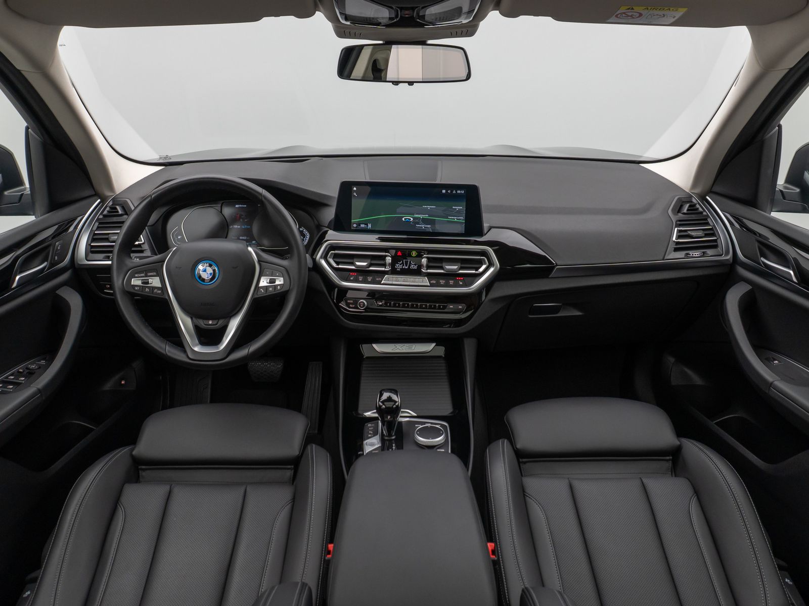 Fahrzeugabbildung BMW X3 xD30e Panorama 360° HUD DAB AHK Alarm Sport