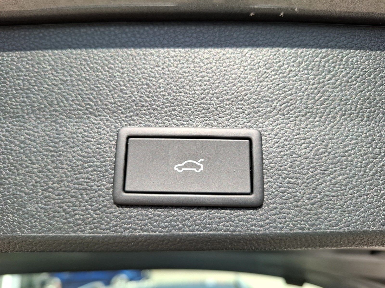 Fahrzeugabbildung SEAT Ateca TSI Style DSG LED Navi AID ACC Park-Assist