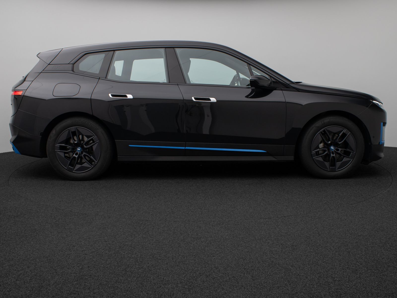Fahrzeugabbildung BMW iX xD40 Panorama Kamera HiFi Komfort SkyLounge