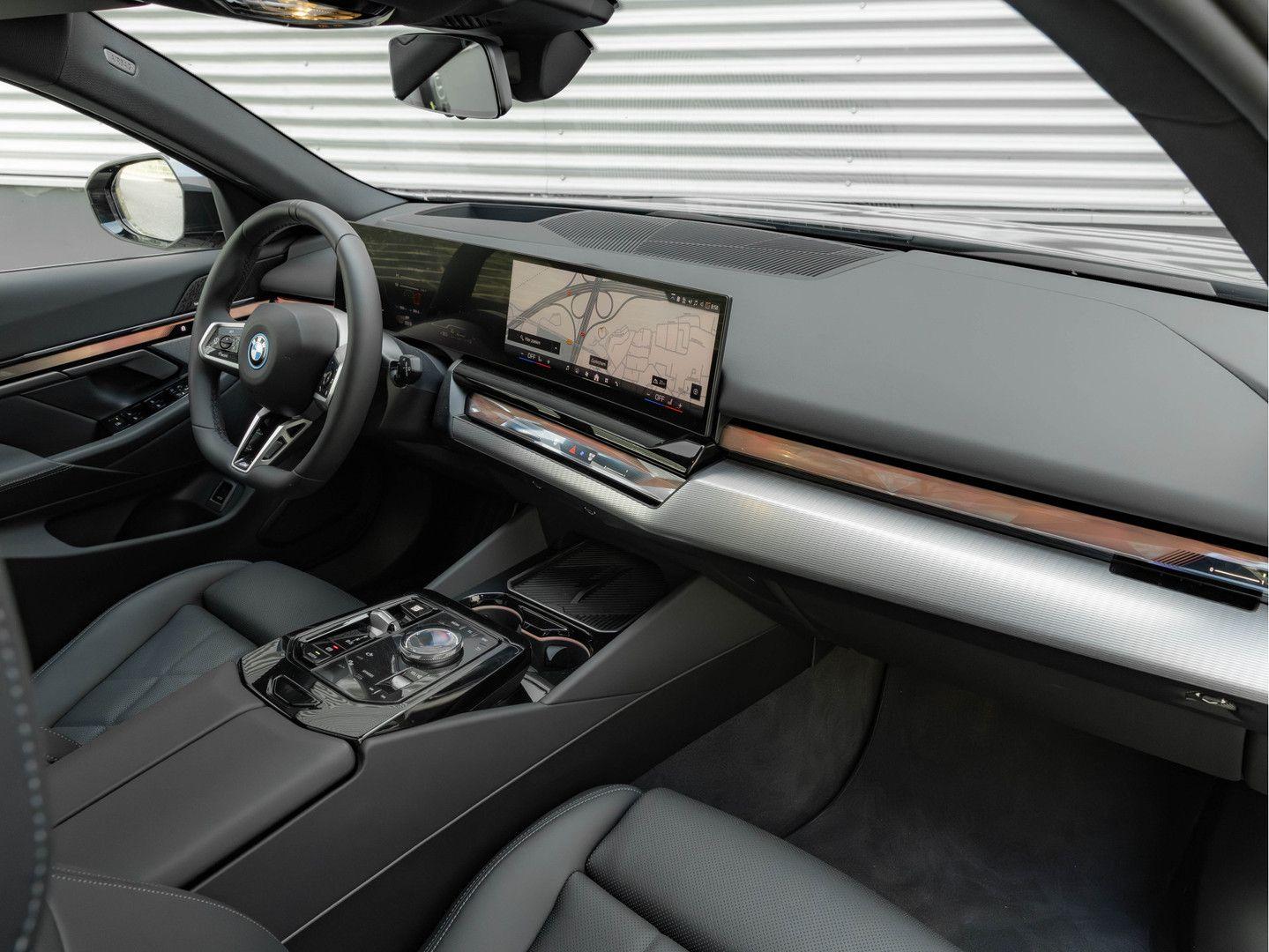 BMW 530 5-serie Touring 530e M-Sport Pro - Pano - AH