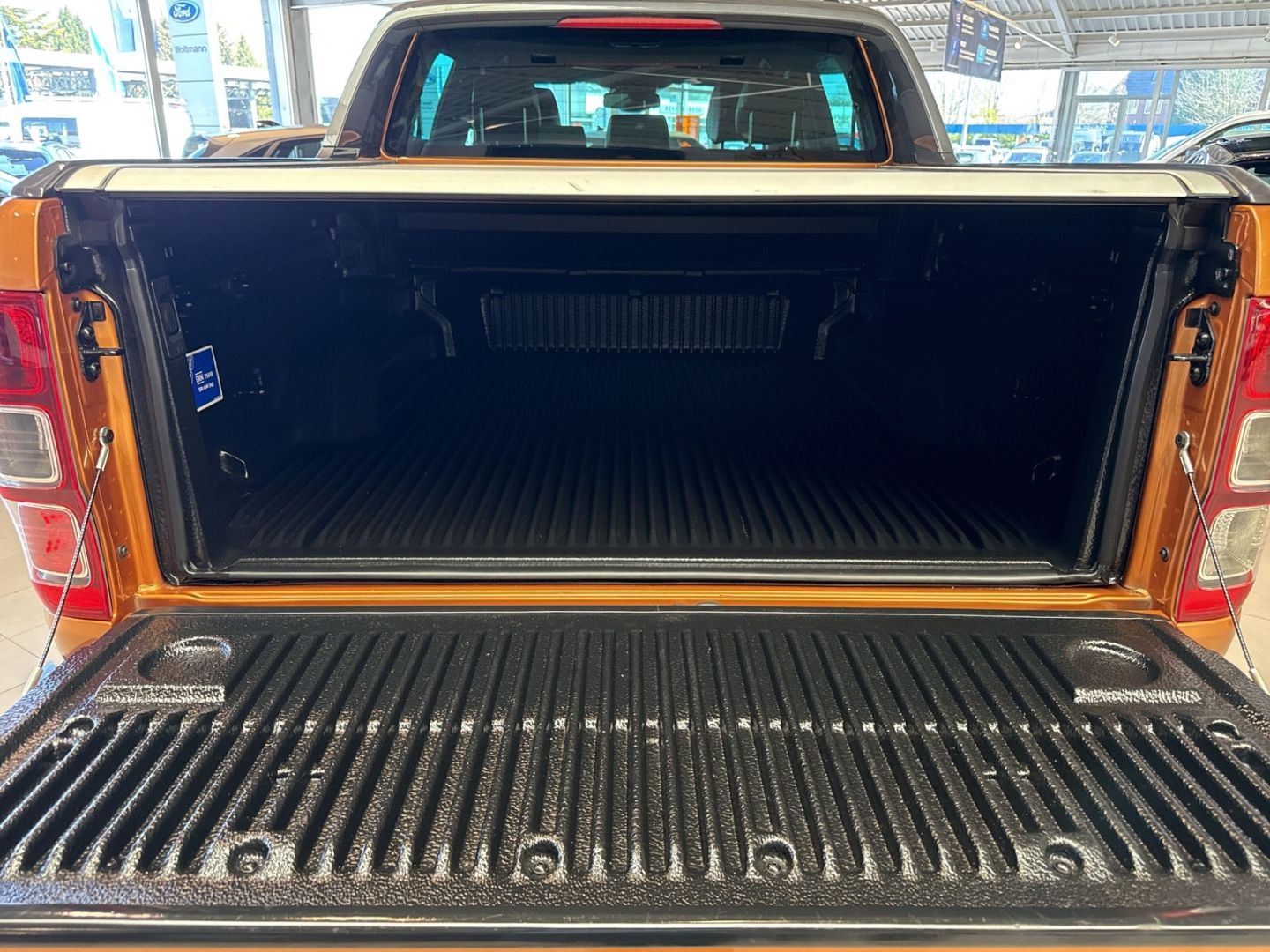 Fahrzeugabbildung Ford Ranger Wildtrak Doppelkabine 4x4 NEUER MOTOR