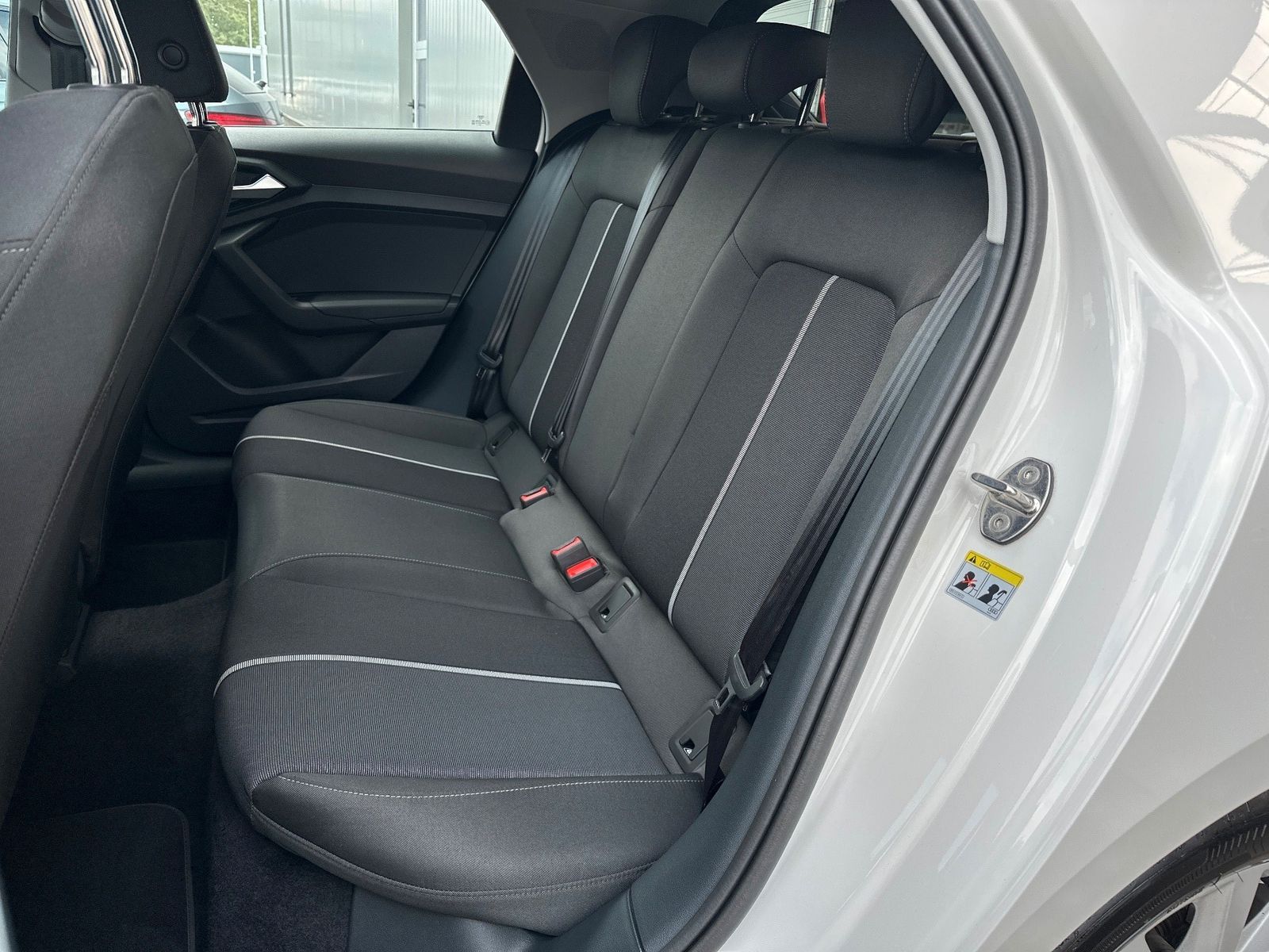 Fahrzeugabbildung Audi A1 35 TFSI Sportback Aut. NAV+PDC+DAB+VCOCKPIT