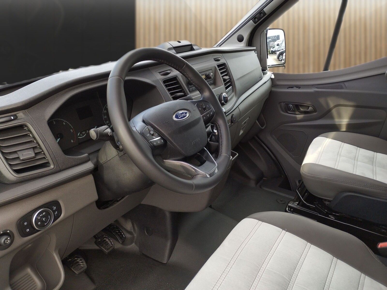 Fahrzeugabbildung Sunlight Cliff 4x4 590 Markise,Radio,RK