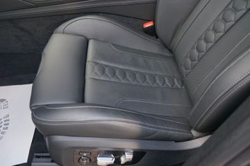 Fahrzeugabbildung BMW X6 M Competition B&W*Pano Sky*Carbon Paket*