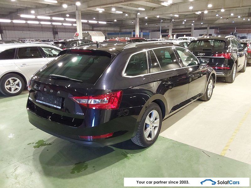 Skoda Superb Combi 1.5 TSI 150Hp Clever Aut. LED Virt imagem 3