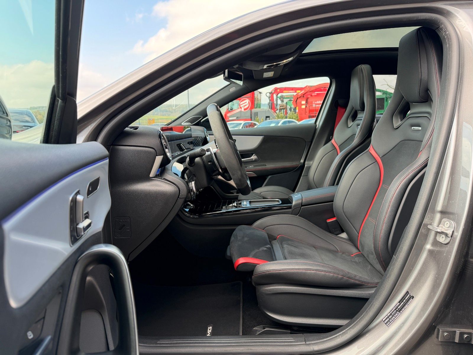 Fahrzeugabbildung Mercedes-Benz A 45 S AMG 4M AERO+PERFSITZE+BURM+PANO+360°+MBEA