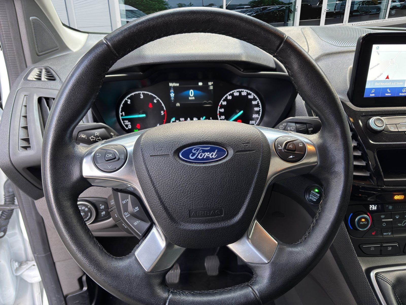 Fahrzeugabbildung Ford Grand Tourneo Titanium