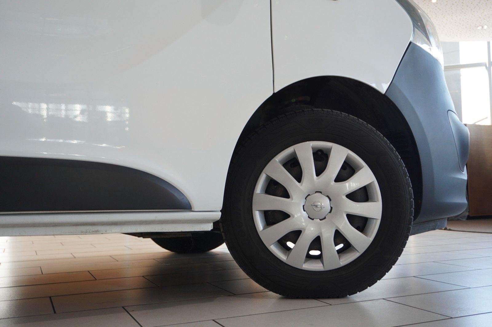 Fahrzeugabbildung Opel Vivaro B 1.6D KOMBI 8-SITZE L1H1 KLIMA/PDC/TEMP.