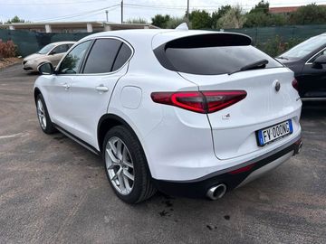 Alfa-Romeo Stelvio - 6
