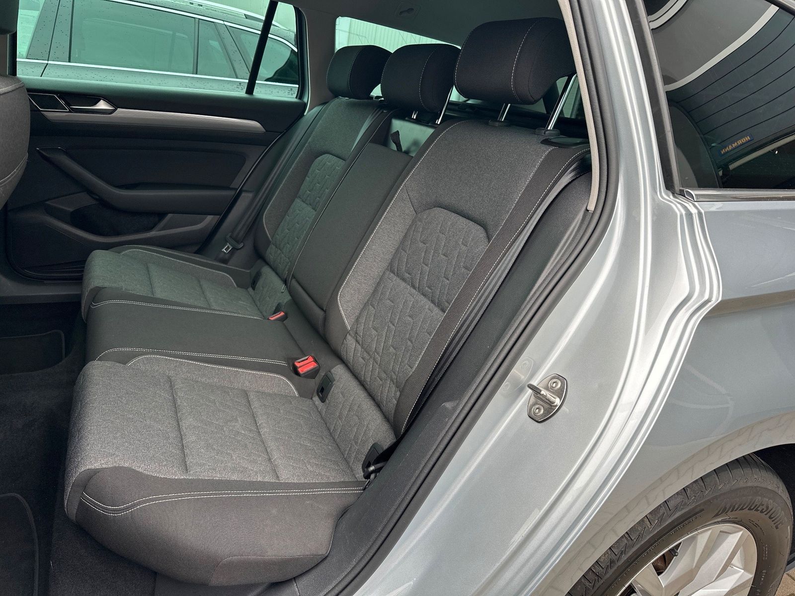 Fahrzeugabbildung Volkswagen Passat Variant 2.0 TDI DSG Business NAV+LED+AHK