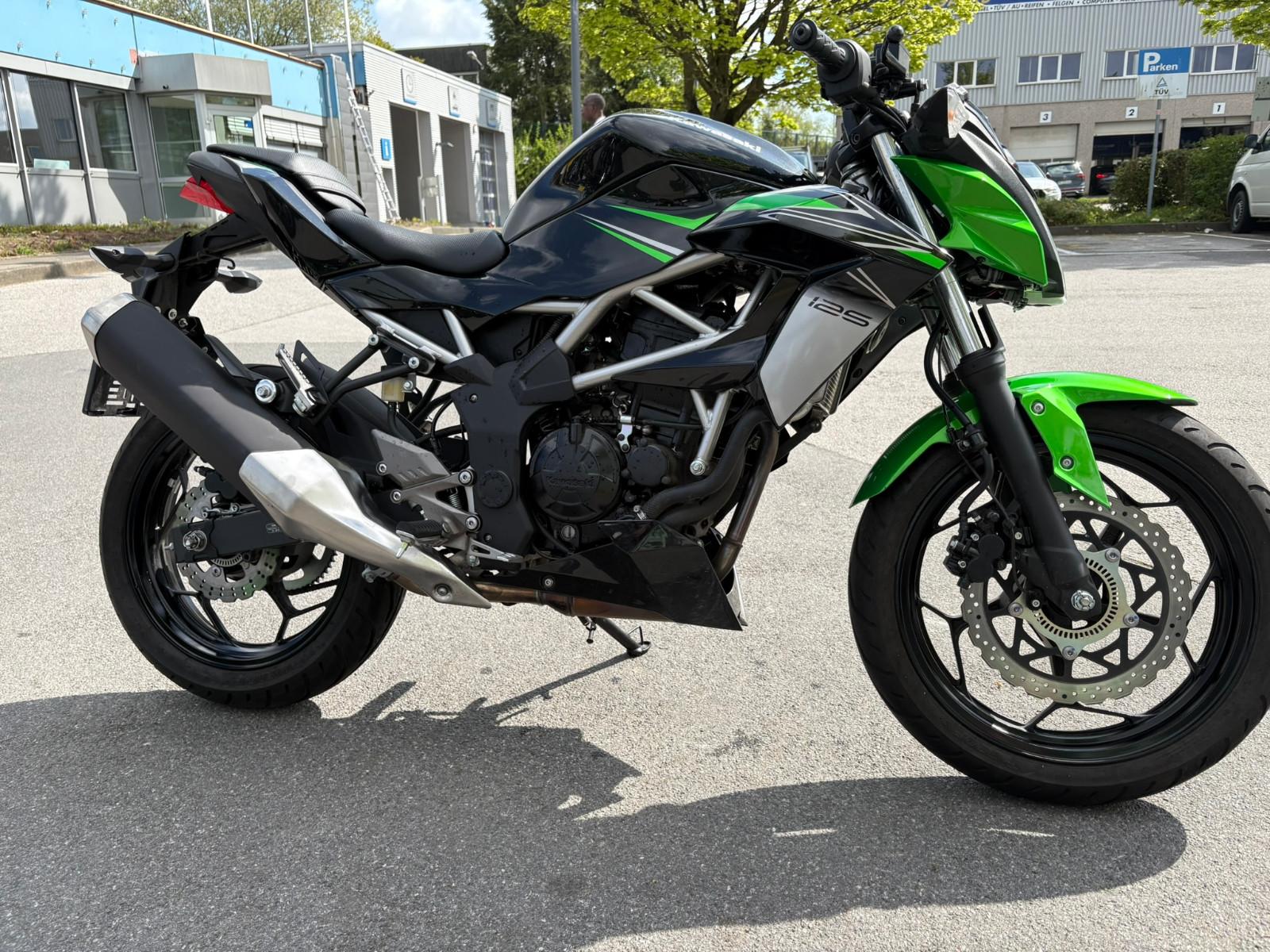 Kawasaki Z125 Unfallschaden