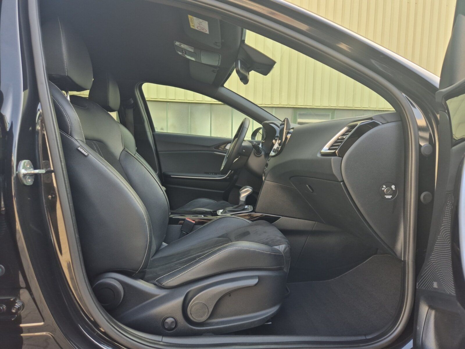 Fahrzeugabbildung Kia Xceed 1.5 T-GDI Black Xdition Xclusive-Paket