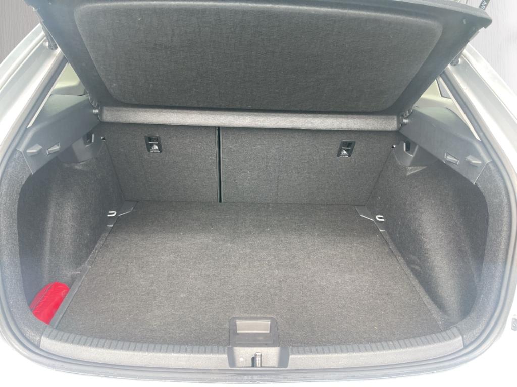 Volkswagen Taigo 1.0 TSI DSG Style IQ.LIGHT Kamera ACC PDC