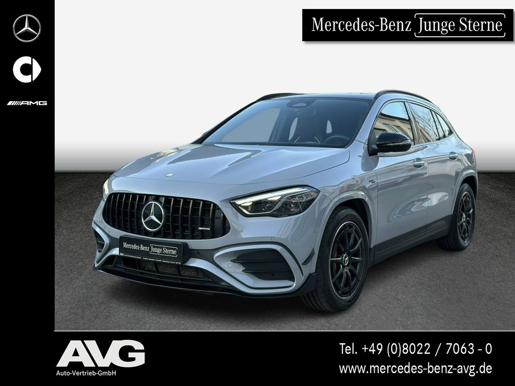 Mercedes-Benz GLA 45 AMG — hlavná fotografia