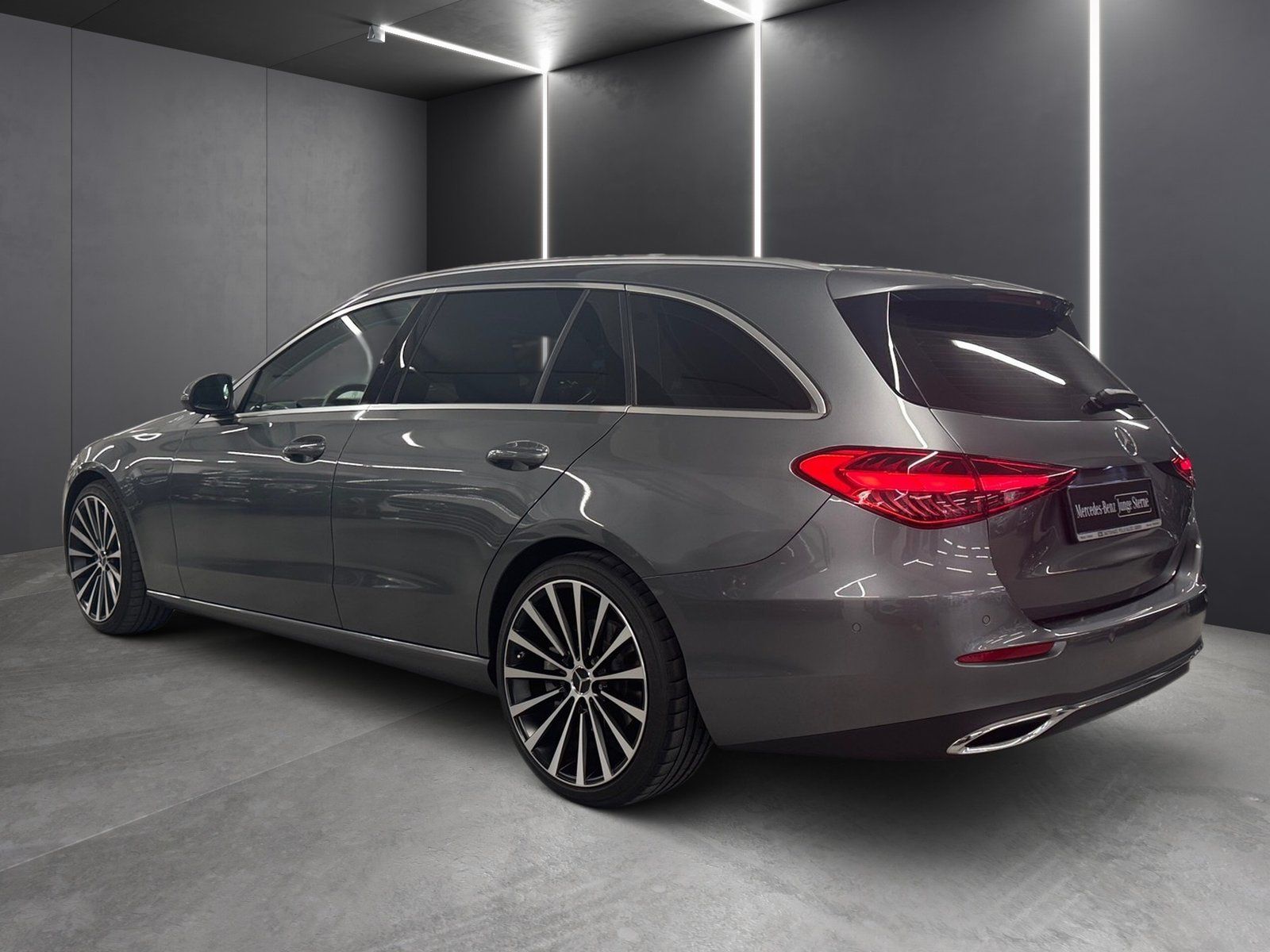 Fahrzeugabbildung Mercedes-Benz C 200 T Avantgarde*Pano*Totwin*LED*Kamera*CarPl*