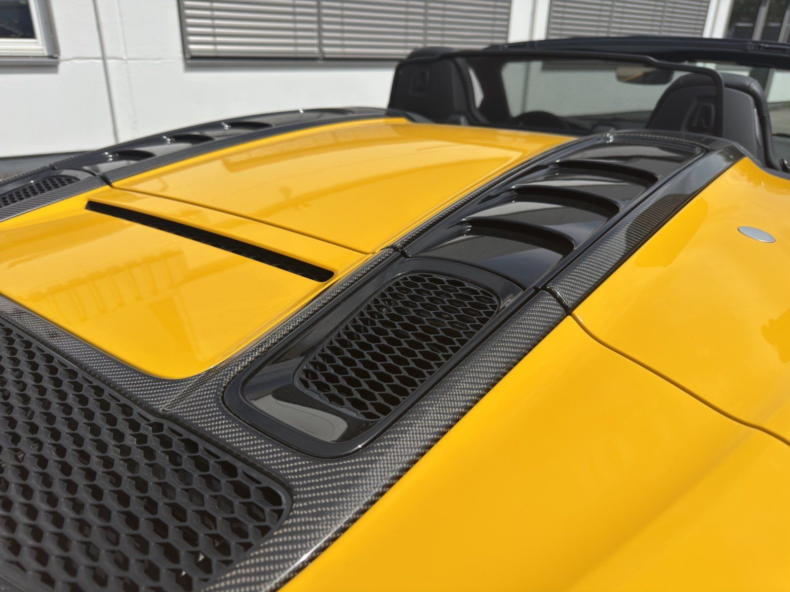 Fahrzeugabbildung Audi R8 5.2 FSI quattro Spyder Performance/CARBON/B&O