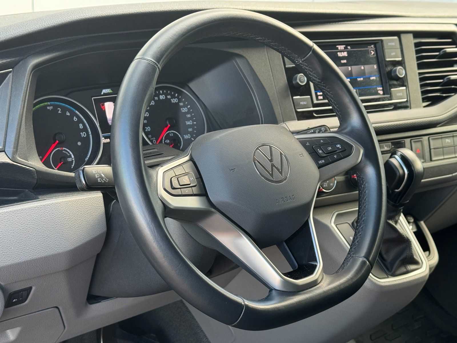 Volkswagen T6.1 eABT "Caravelle" LR 8-SITZER KLIMA CAM PDC imagem 2
