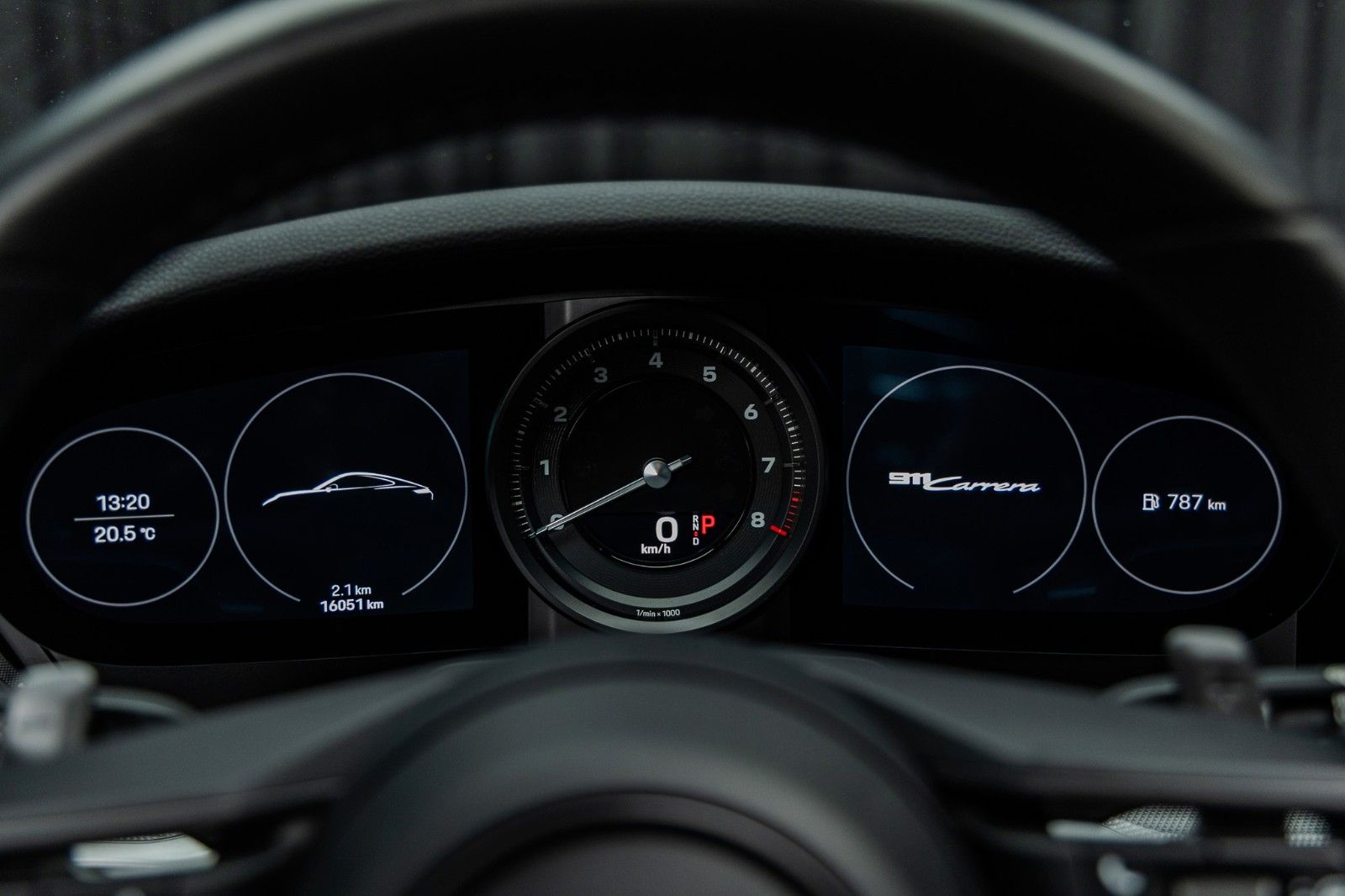 Fahrzeugabbildung Porsche 992 + 1. Hand + 16.050 km + Schiebedach + PDK