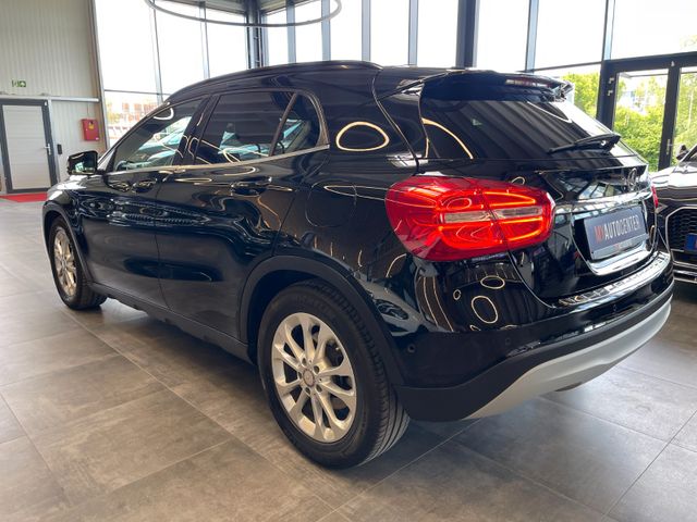 Mercedes-Benz GLA 200 7G-DCT Style *NAVI*XENON*SHZ*TEMPOMAT*