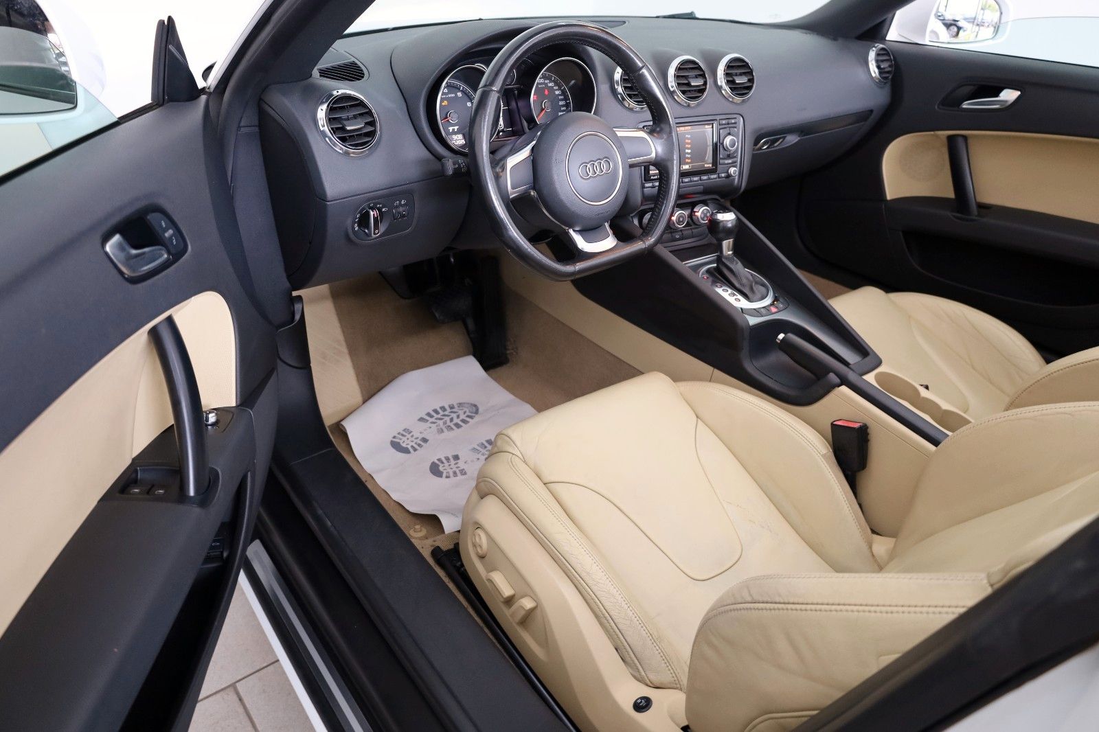 Fahrzeugabbildung Audi TT 2.0 TFSI Roadster Leder,Navi,Xenon,SH,SR+WR