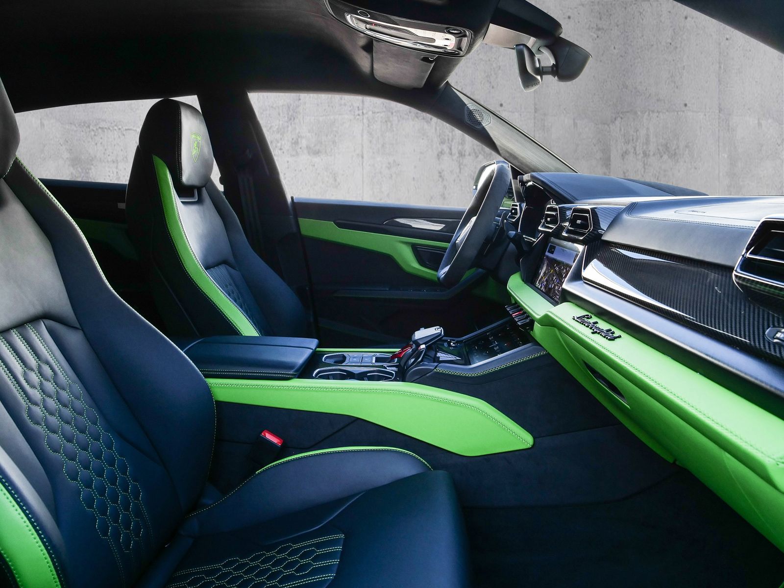 Lamborghini Urus SE Verde Selvans, Big Interior Carbon Pack foto 6