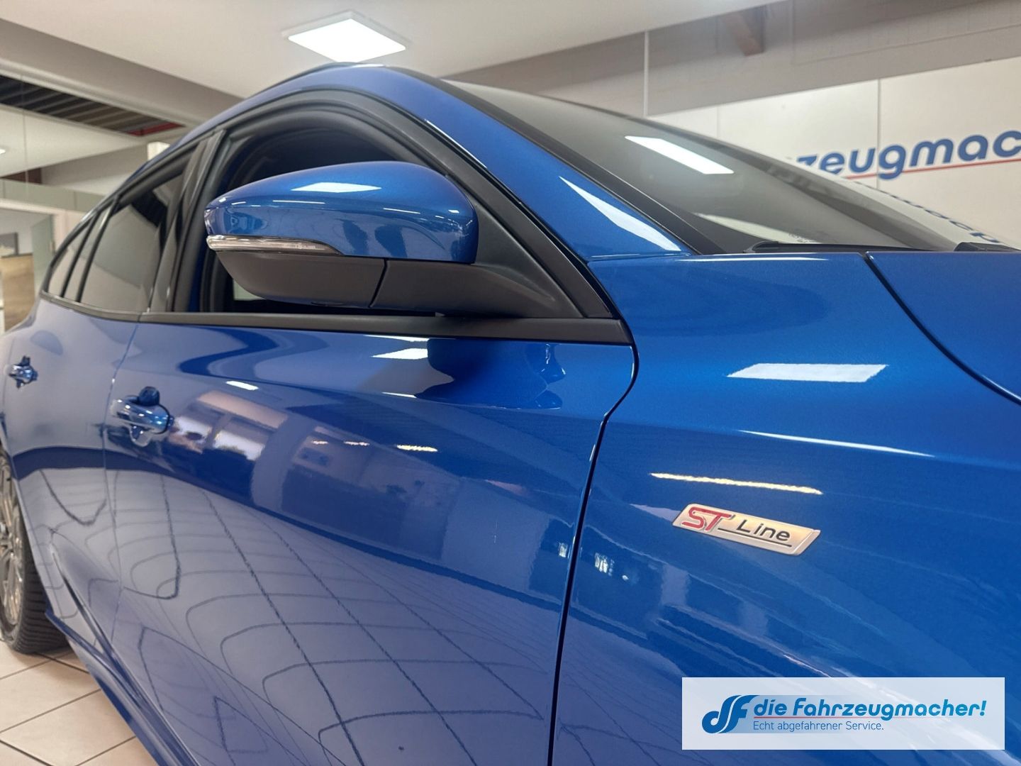 Fahrzeugabbildung Ford Focus Turnier ST-Line Navi LED ACC Apple CarPlay