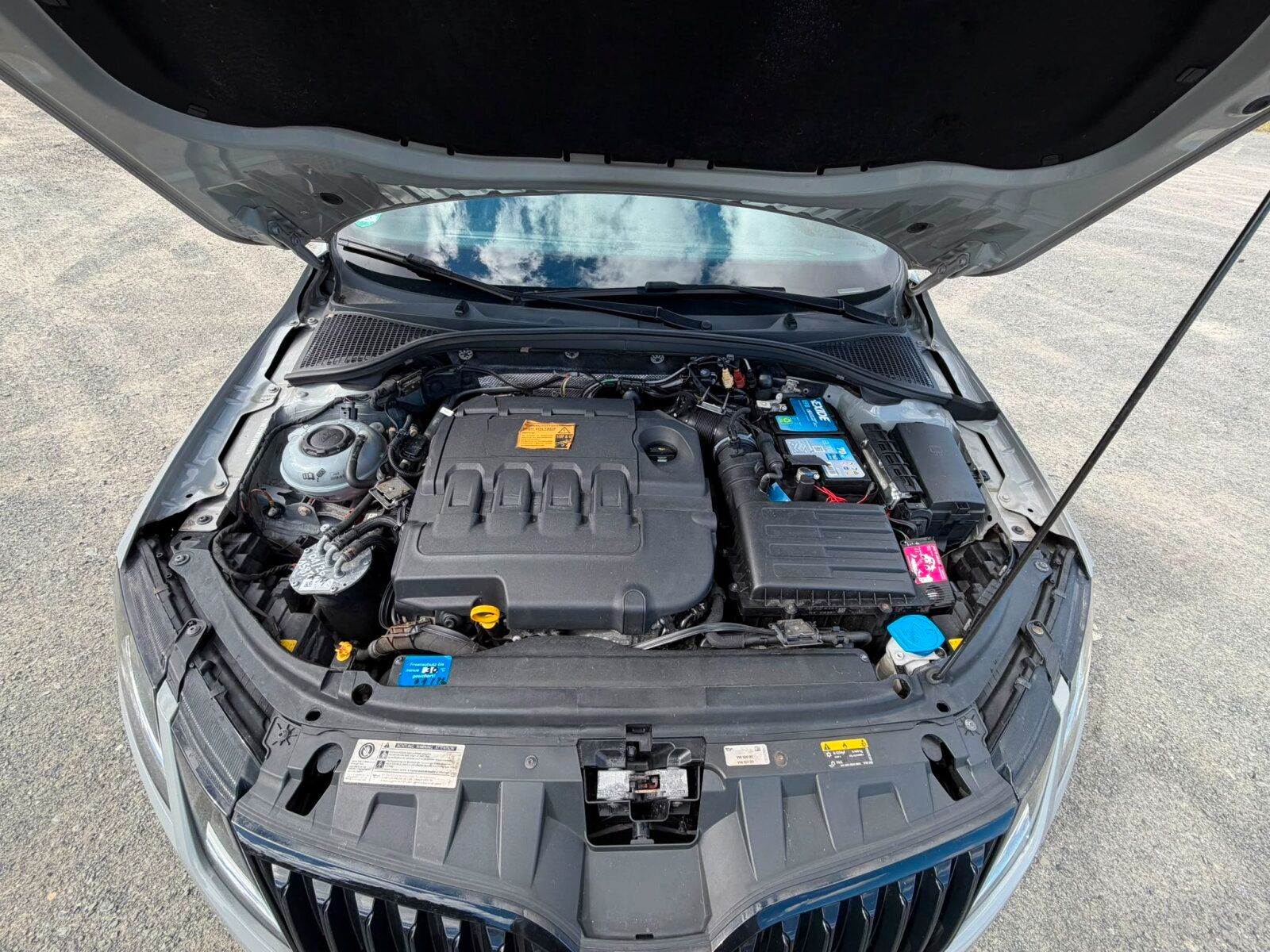 Fahrzeugabbildung SKODA OCTAVIA RS / 4x4 / NAVI