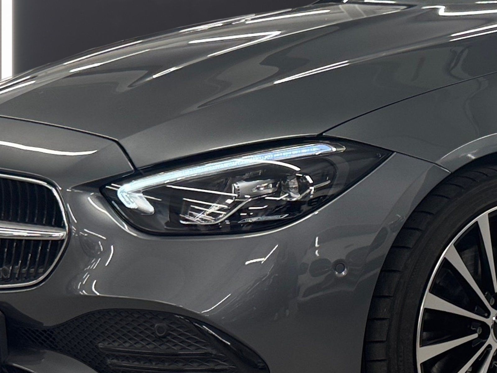 Fahrzeugabbildung Mercedes-Benz C 200 T Avantgarde*Pano*Totwin*LED*Kamera*CarPl*