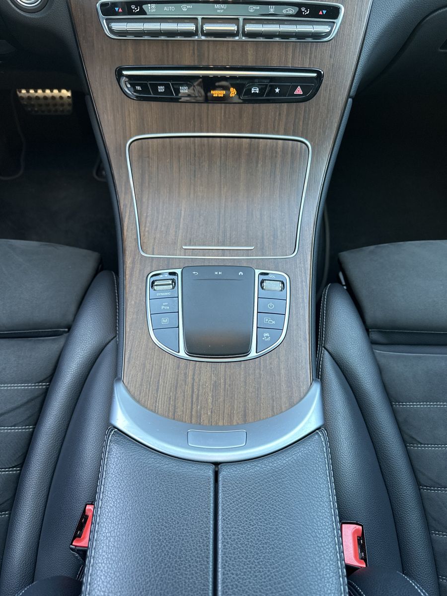 Fahrzeugabbildung Mercedes-Benz GLC 300de 4M AMG-Line NAV+LED+AHK+360°+PANO+19ZO