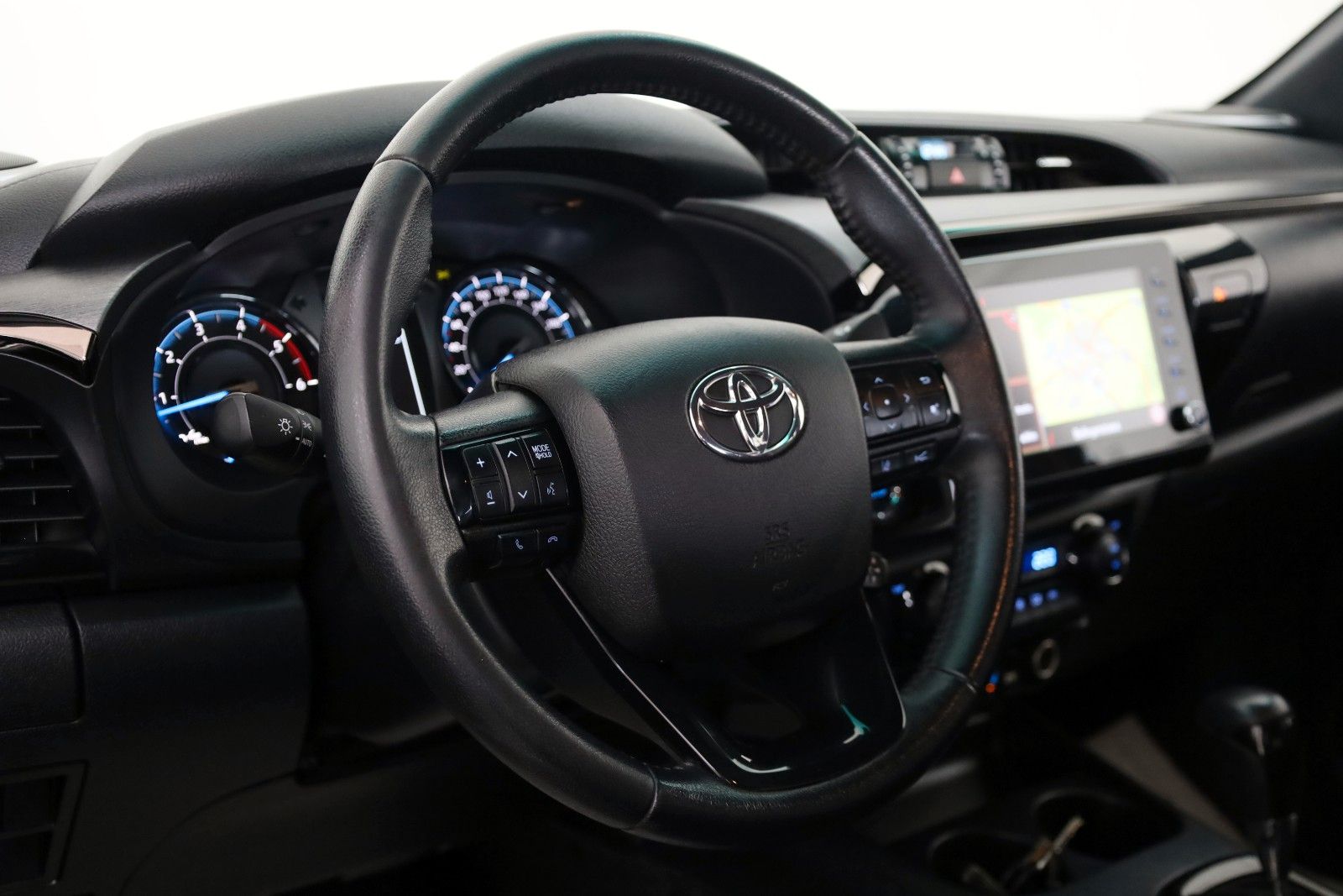 Fahrzeugabbildung Toyota Hilux 2.8 D-4D Invincible,AWD,Leder,ACC,Rollo