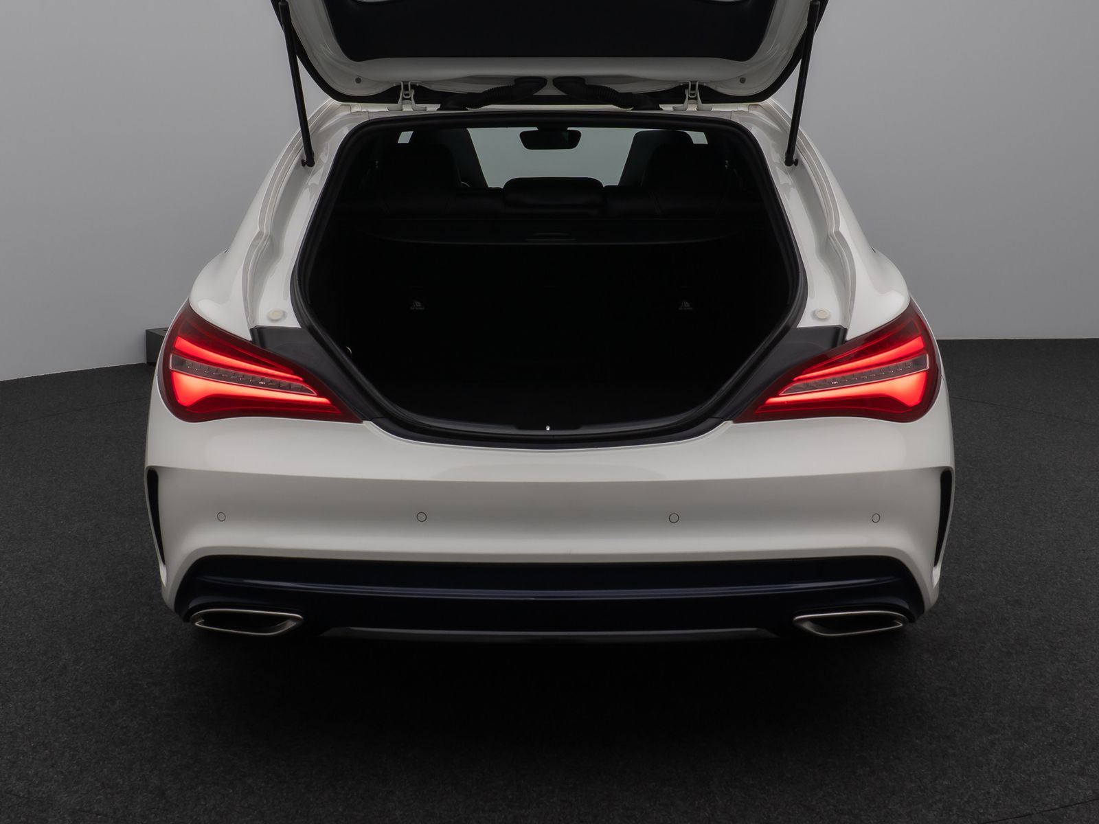 Fahrzeugabbildung Mercedes-Benz CLA 220 Shooting Brake /d 4Matic AMG Pano Standh