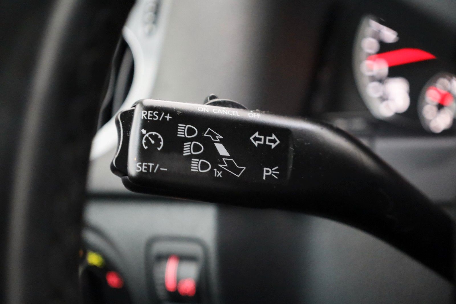 Fahrzeugabbildung Volkswagen Tiguan Sport&Style Alcantara,Navi,Xenon,Kamera