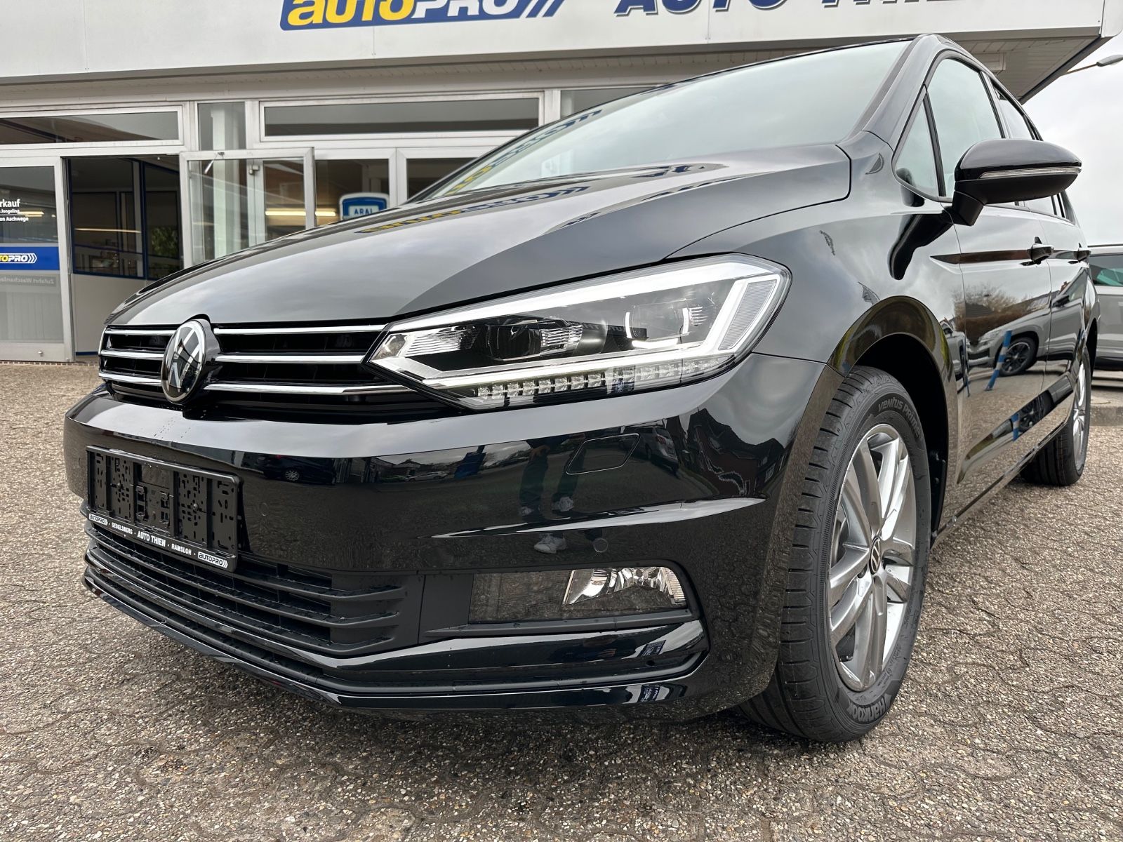 Fahrzeugabbildung Volkswagen Touran 1.5 TSI Comfortline DSG Navi/ACC/IQ/Shzg