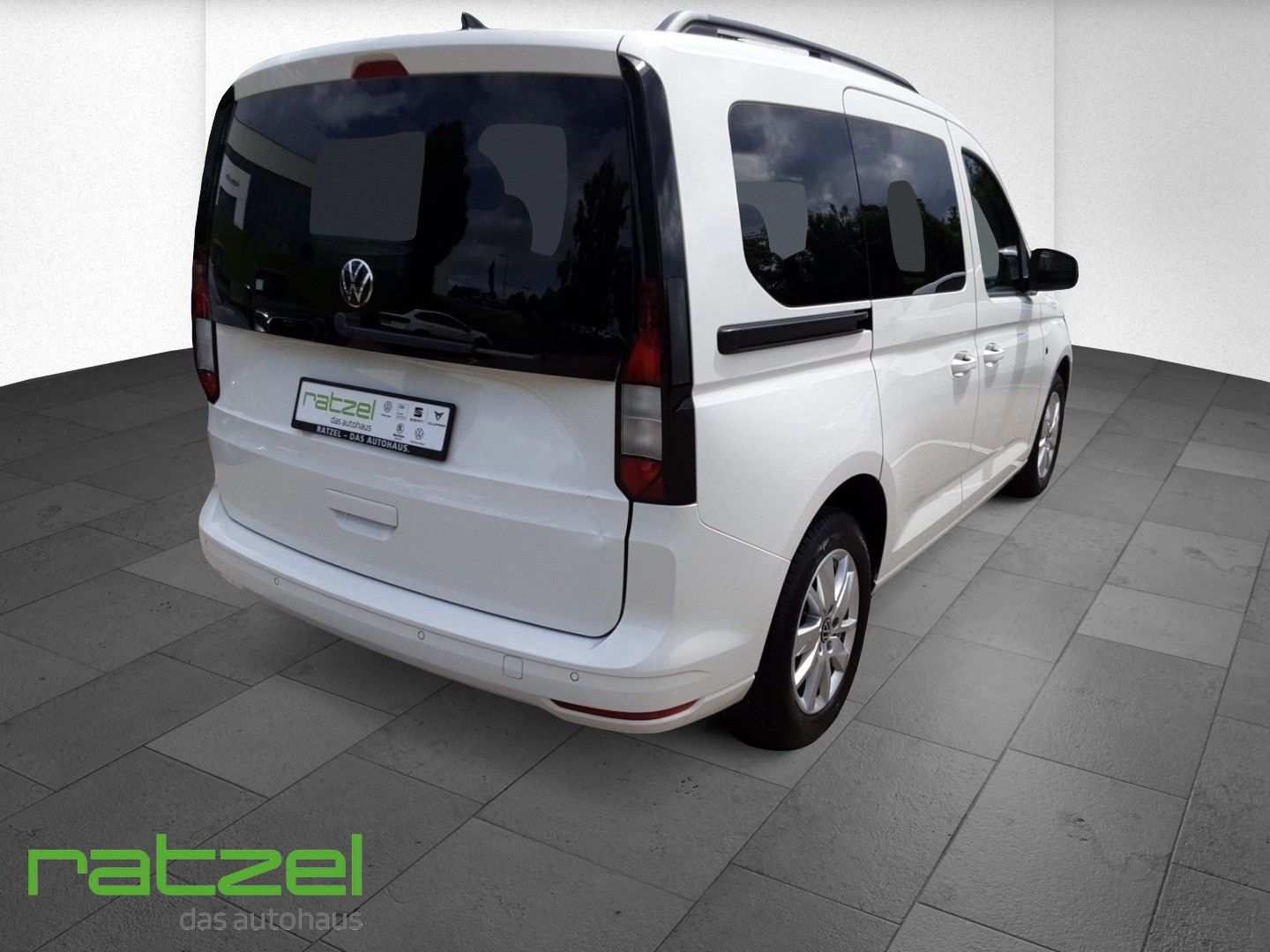 Fahrzeugabbildung Volkswagen Caddy Life 1.5 TSI LMF Dachreling Sitzhzg. Navi