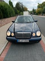 Mercedes-Benz Mercedes E280 - Mercedes-Benz E 280 in Düsseldorf