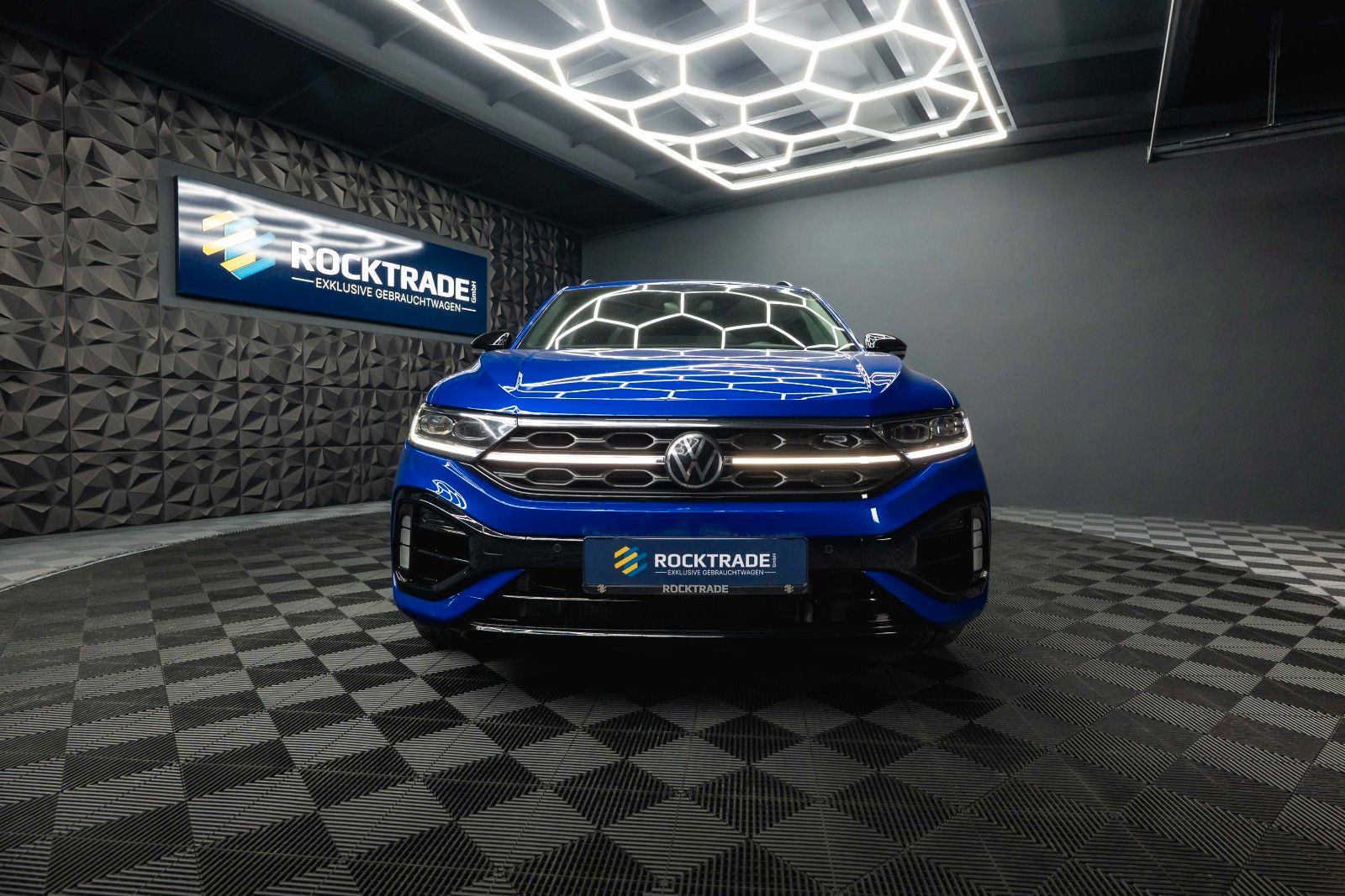 Fahrzeugabbildung Volkswagen T-Roc R 4Motion Black Design *ACC*Matrix*DAB+*