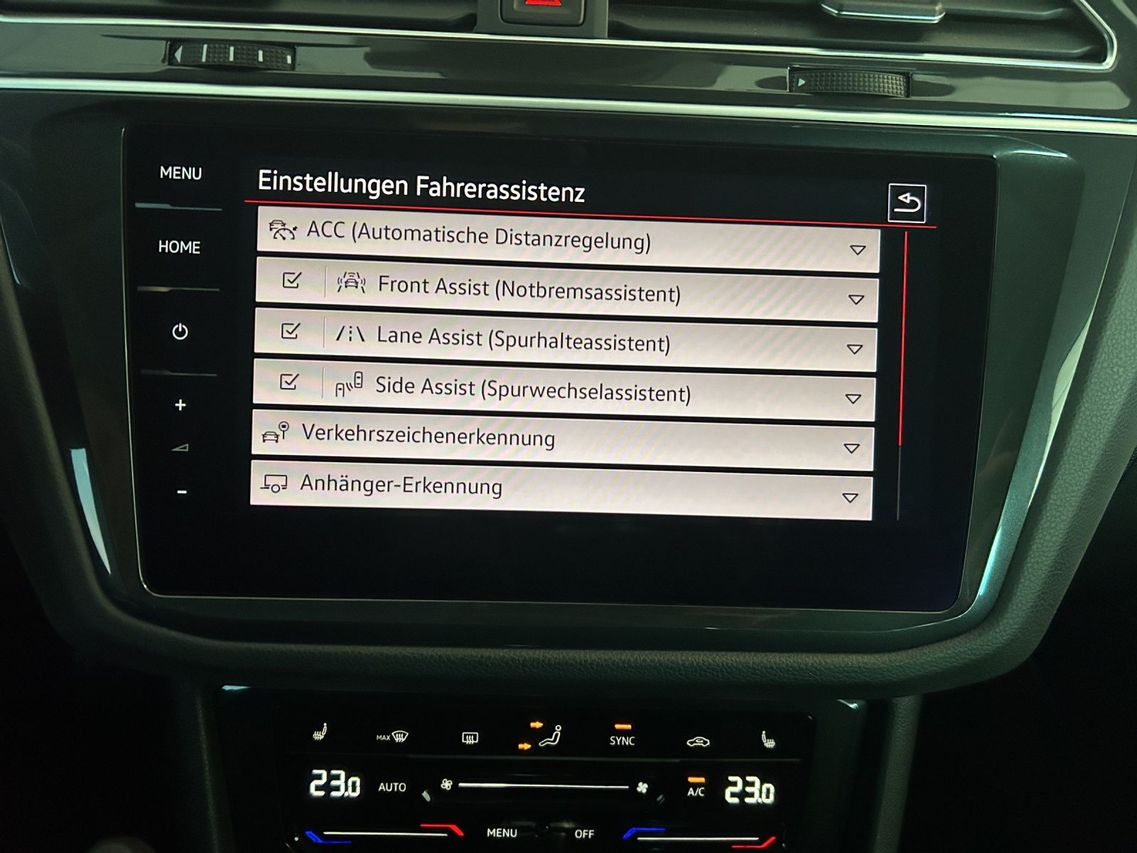 Fahrzeugabbildung Volkswagen Tiguan TDI Elegance DSG 4Mo Matrix AHK Navi AIF´