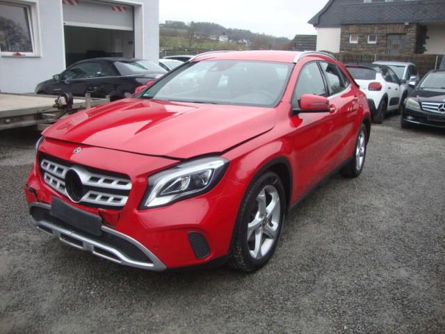 Mercedes-Benz GLA 220  d * LED * NAVI * TEILLEDER*AUTOMATIK*