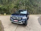 Mercedes-Benz X 250 - blaue Mercedes-Benz X 250