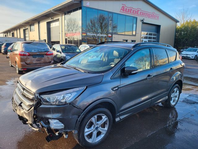 Ford Kuga 1.5 EcoBoost 110kW ST-Line NAVI AHK