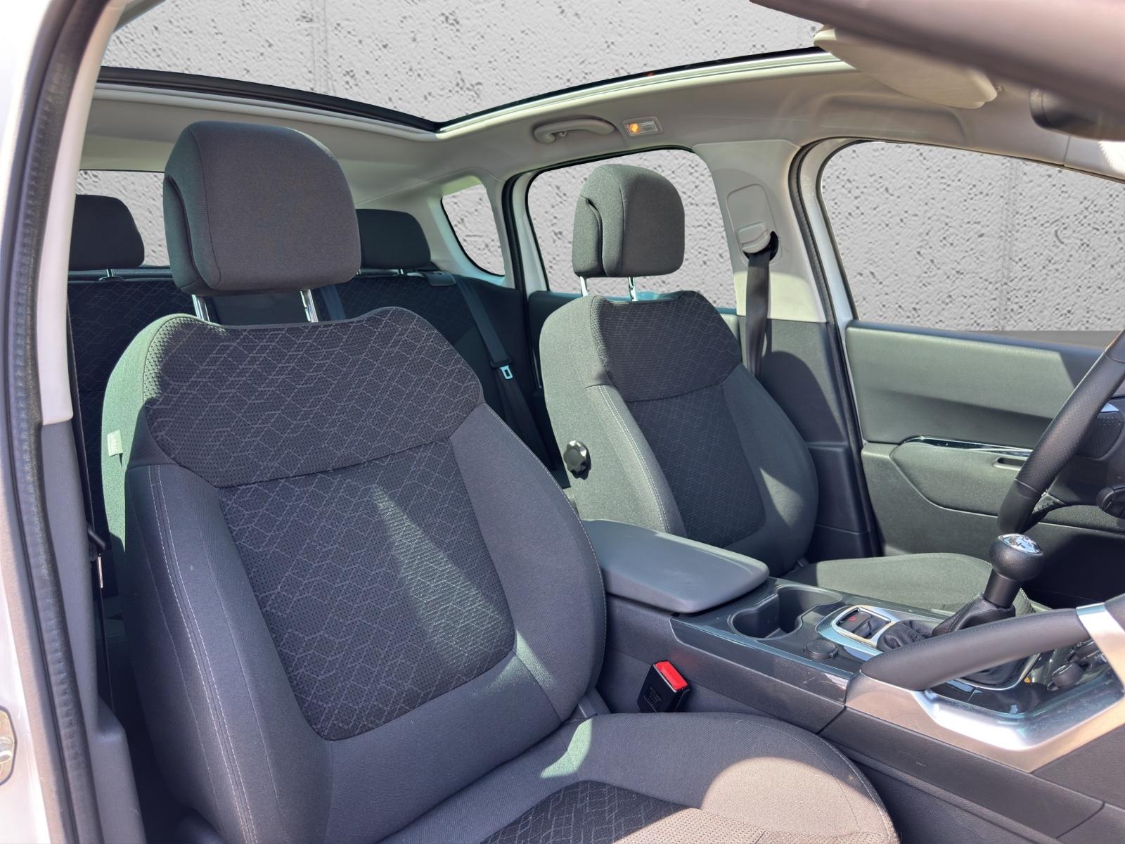 Peugeot 3008 Style*Pano*PDC*Head-Up*Tempomat*