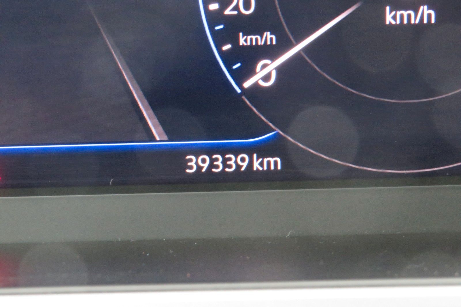 Fahrzeugabbildung Volkswagen T-Roc Style ACC APP MASSAGE SITZH. 17`KAMERA 1.H