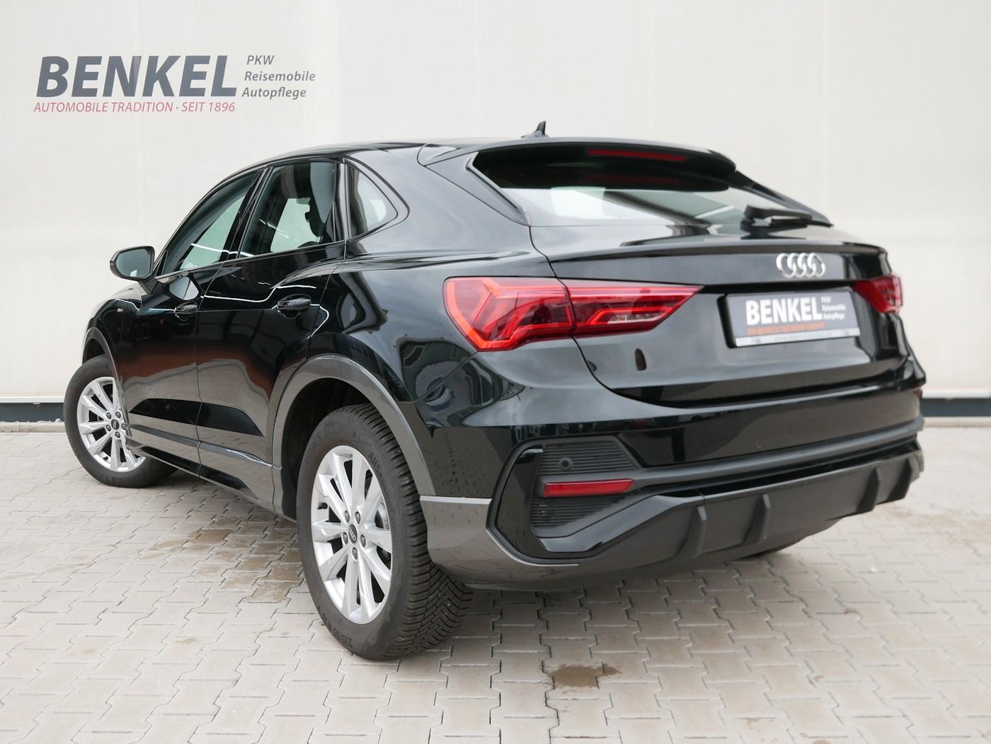 Fahrzeugabbildung Audi Q3 SB 1.5 TFSI S-Line NEU56T DSG NAVI SHZ LED AC