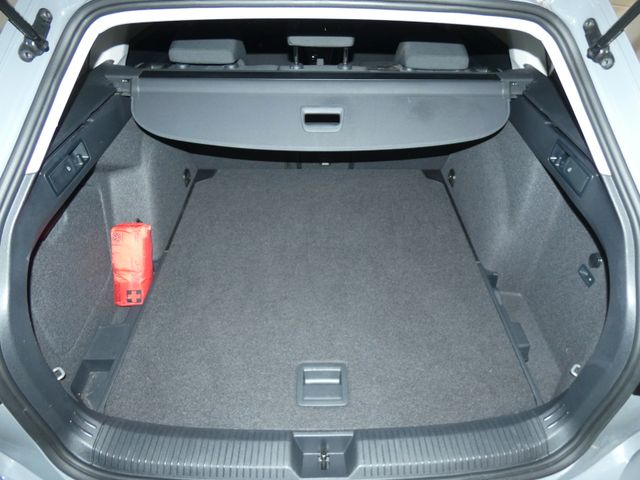 Golf Variant 2.0 TDI Life DSG AHK LED NAVI ACC