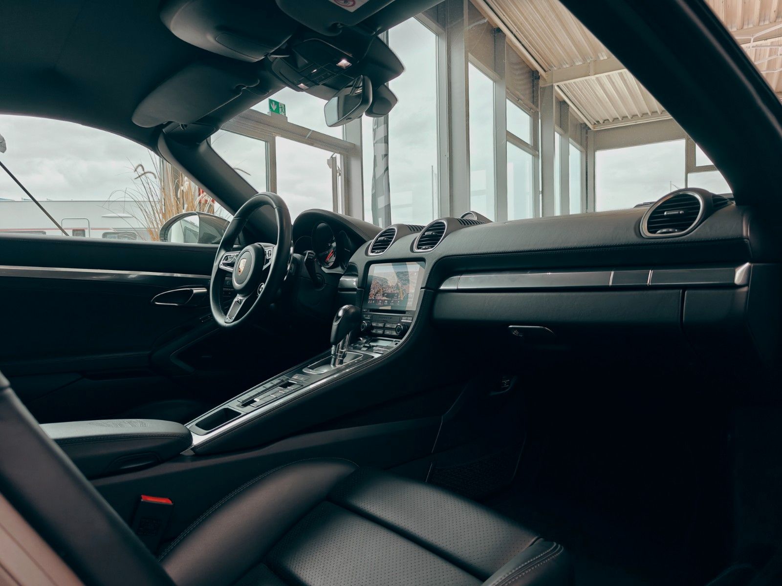 Fahrzeugabbildung Porsche BOXSTER S - 718 AVENTURINGRÜN METALLIC