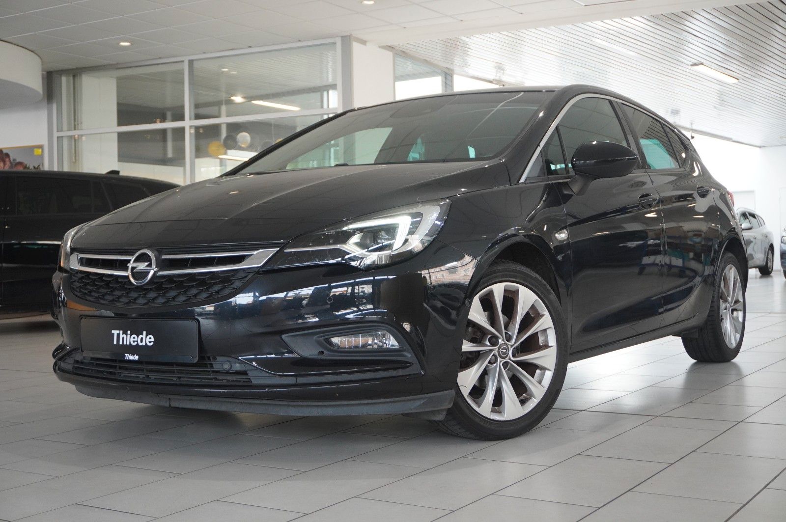 Fahrzeugabbildung Opel Astra K Lim. 1.4T INNOV. NAVI/LED/KAMERA/SH/TEMP