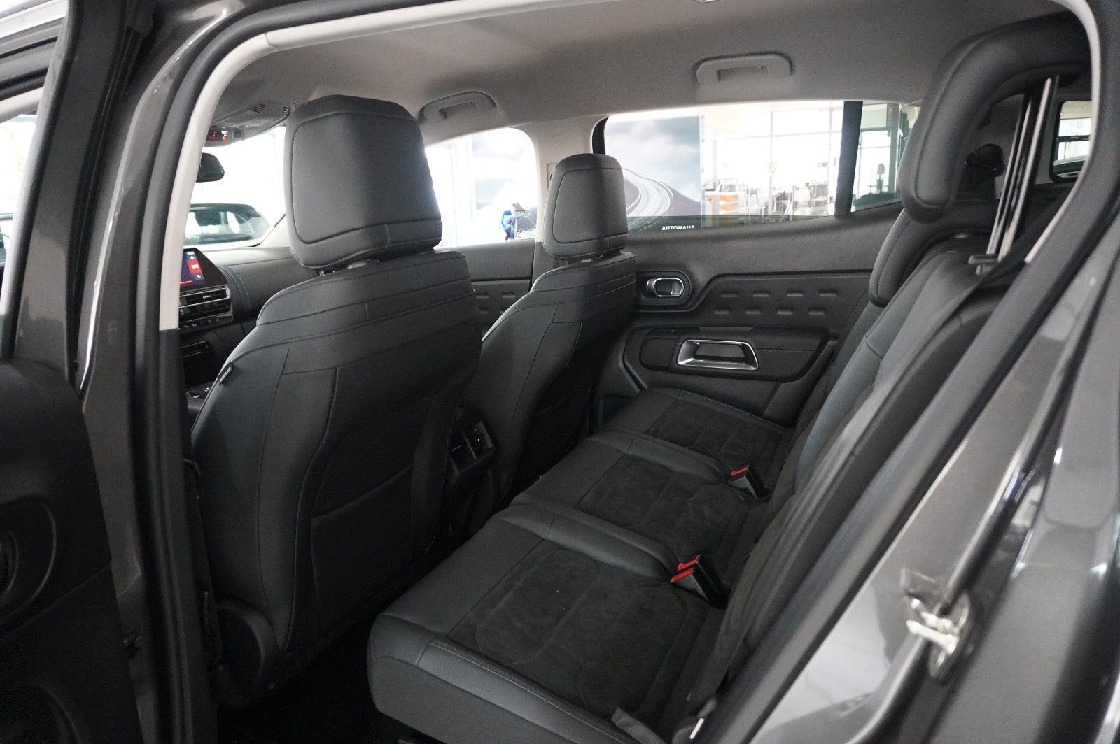 Fahrzeugabbildung Citroën C5 Aircross 1.2T SHINE EAT-8 NAVI/LED/KAMERA/SH