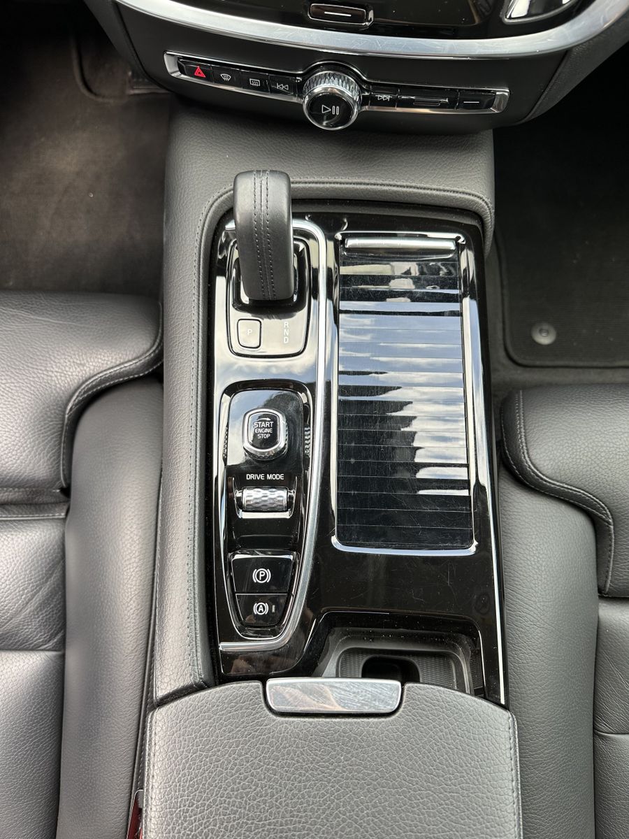 Fahrzeugabbildung Volvo V60 T6 AWD Inscription Expression NAV+LED+DAB+PP
