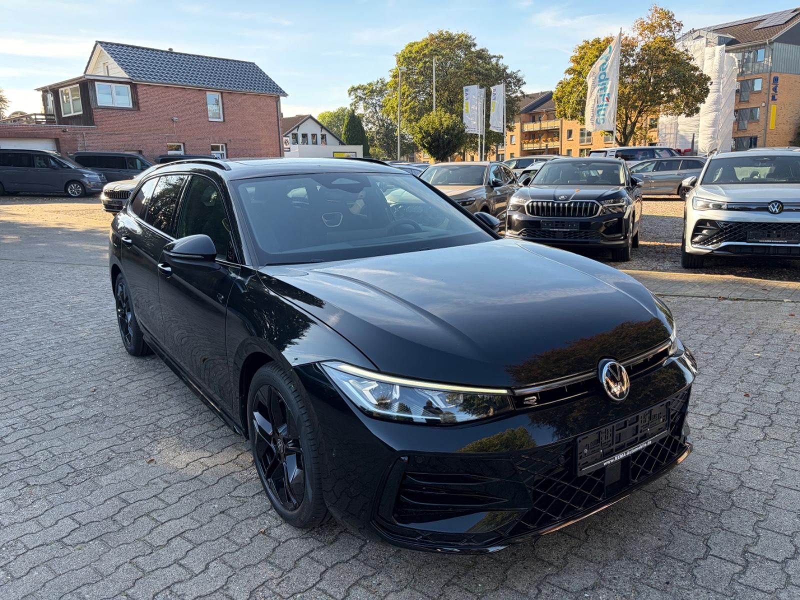 Volkswagen Passat 2.0 TDI 4M R-Line AHK Black Head Up Pano