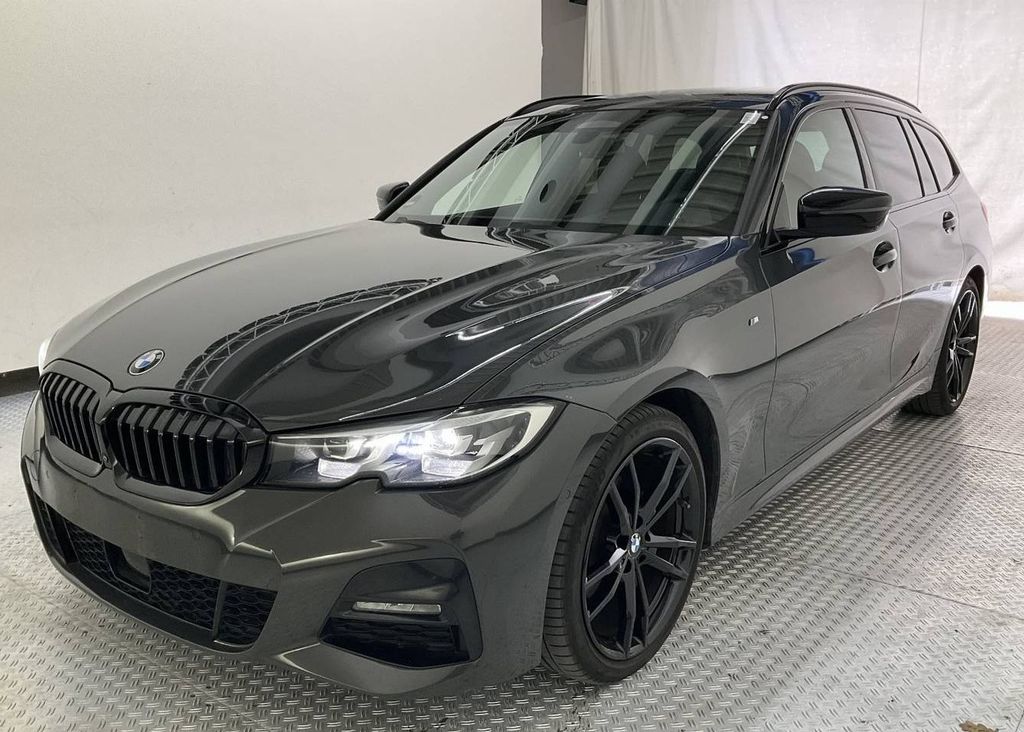 Image of BMW 320